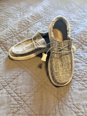 Lamo slip on size 8